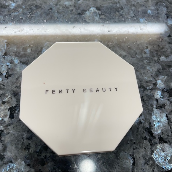 Fenty Beauty Rihanna Killawatt Foil Freestyle Highlighter: Mimosa Sunrise/Sangri - Picture 6 of 10